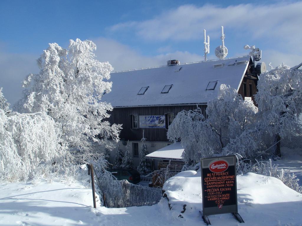 Sneznik Hotel Luaran gambar