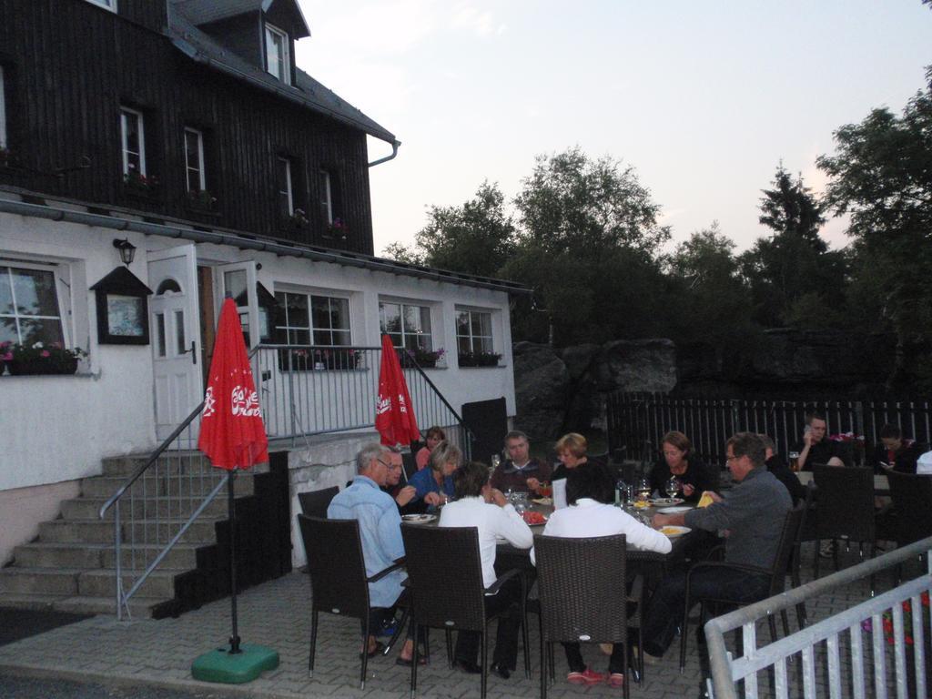 Sneznik Hotel Luaran gambar